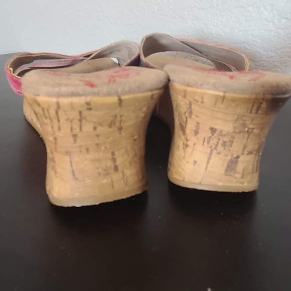 Mudd sandals, cork sides, red plaid straps. Lightly worn - Picture 3 of 9